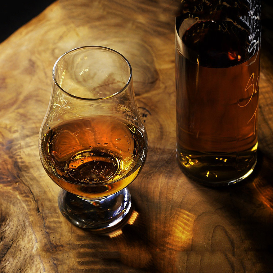 Irish Whiskey (Uisce Beatha Eireannach) image