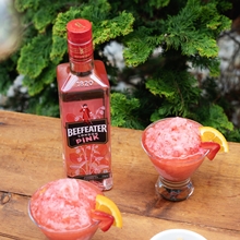 7 γυναίκες εμπνέονται από το Beefeater Pink Gin image