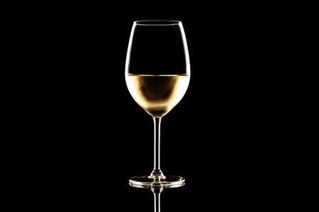 White wine image 1