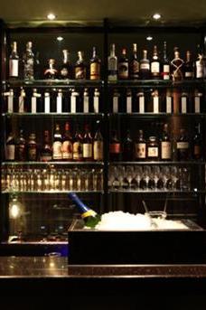 Le Lion - Bar de Paris image 8